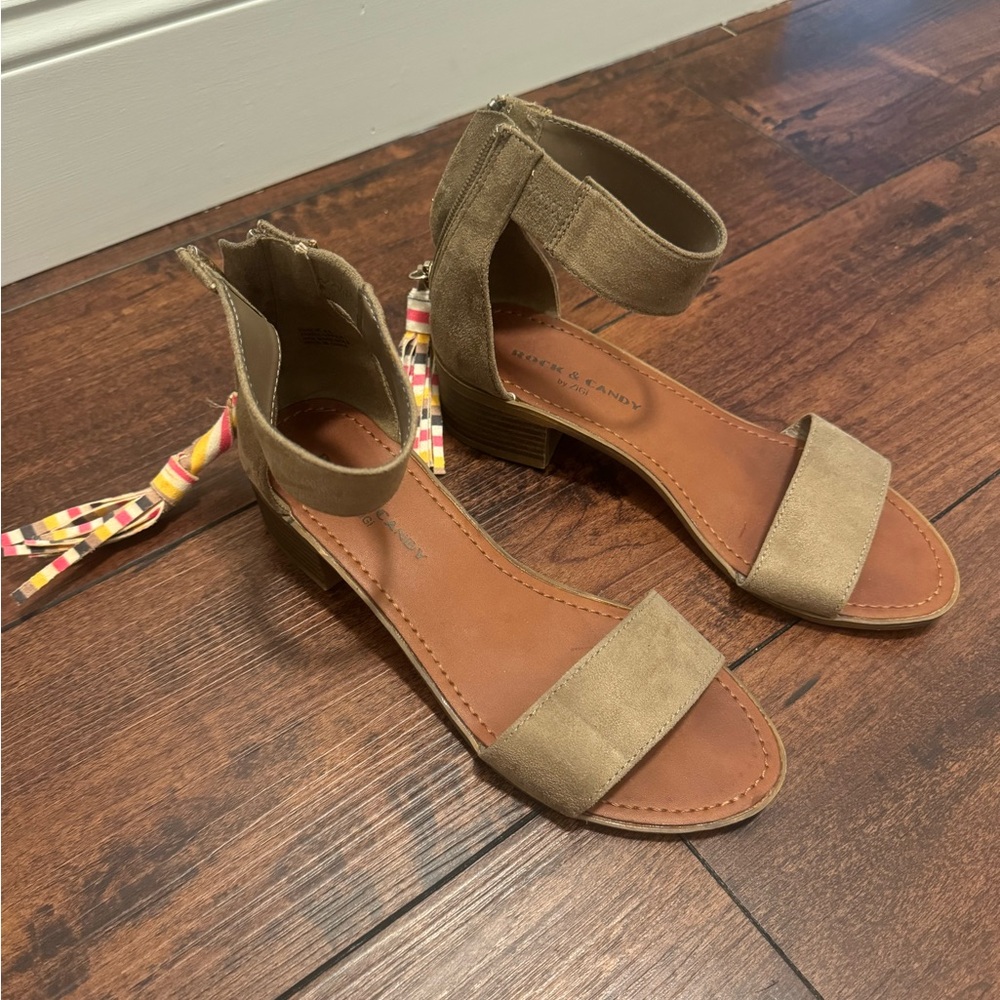 Rock & Candy Tan Heels Minimalist Design